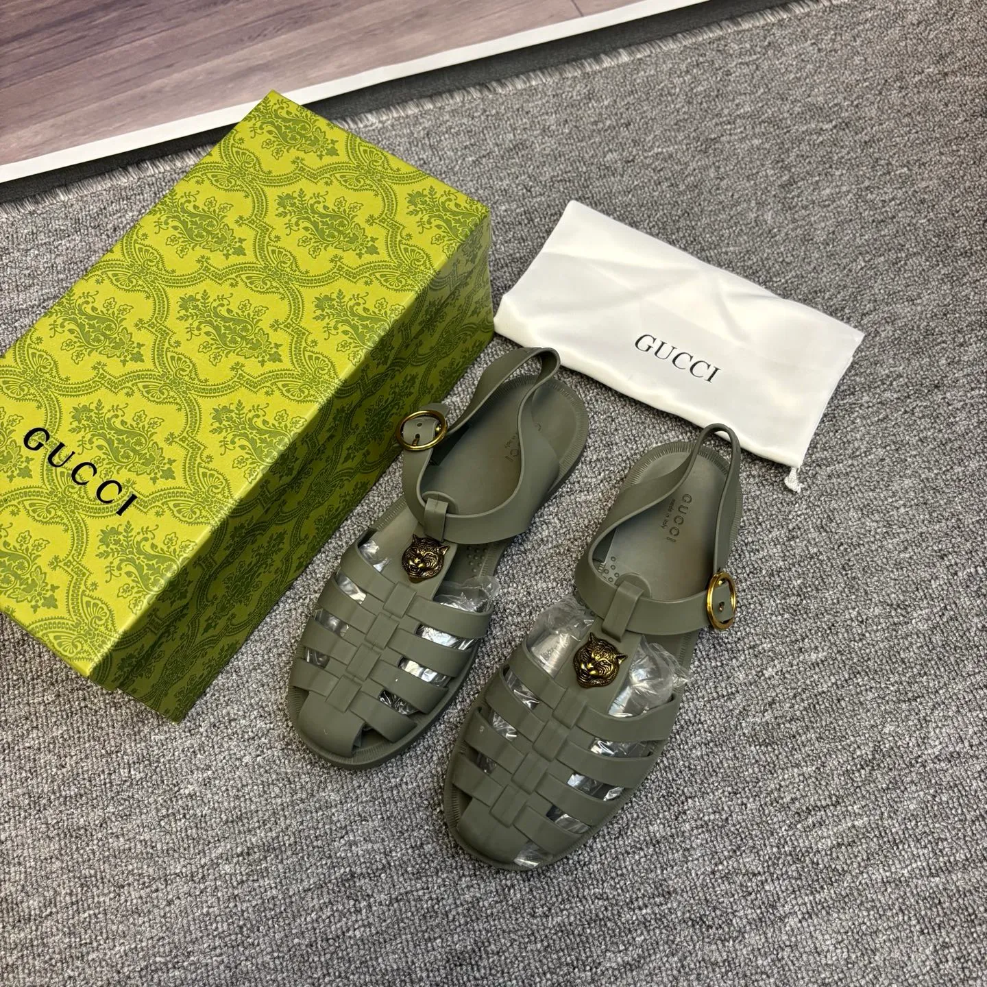 Men's shoes 260💰 [Gucci] Counter quality, top-quality original goods, real photos! Original TPU material, fine workmanship, comfortable; genuine 1:1 replica Size: 36 ~ 46